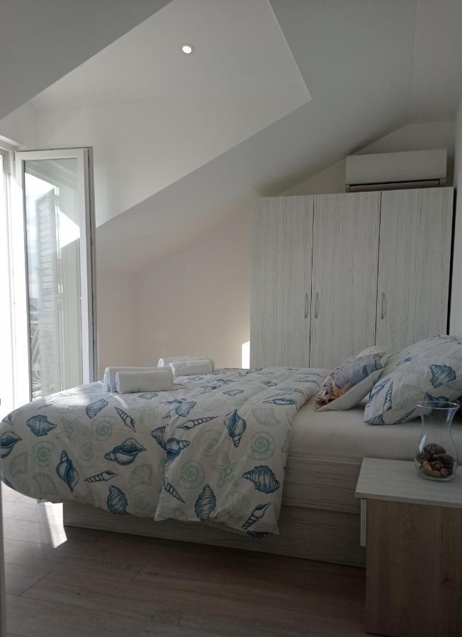 Apartment Lucija With Sea View Дубровник Екстериор снимка
